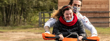 En Italia van a aprobar como ley la mototerapia, meter motos en hospitales para hacer felices a niños enfermos. Y tiene sus ecos en España