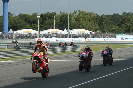 Los tailandeses dan una lección de respeto a los aficionados europeos de MotoGP