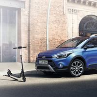 El Hyundai i20 Drive & Skate es una edición limitada a 500 unidades con patinete electrico de regalo, desde 17.615 euros