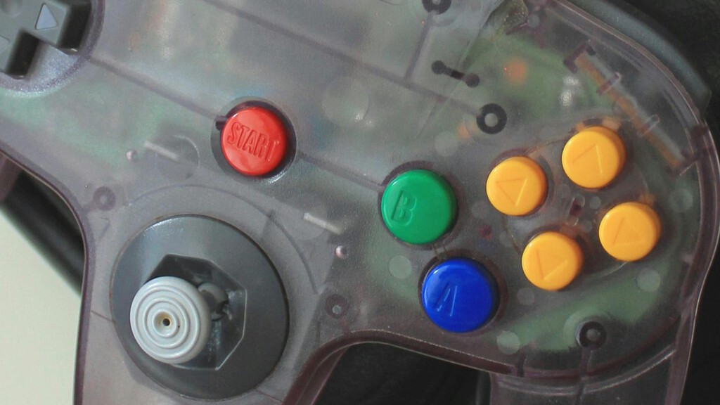 Este jugador se obsesionó con una sola cosa: comprar todas las consolas que existen de un color súper noventero, y lo logró 