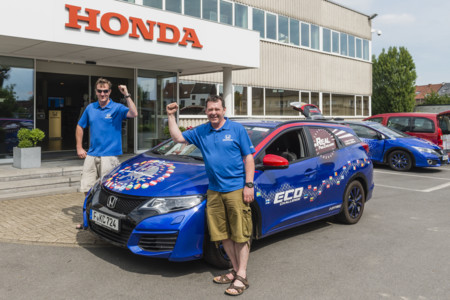 De viaje por Europa para batir récord de consumo con un Honda Civic Tourer