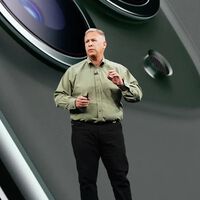Adiós a Phil Schiller, el alma de las keynote de Apple que llegó a saltar al vacío en pleno directo