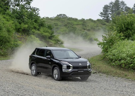 Mitsubishi Outlander 2023 15