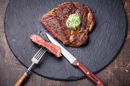 Seis consejos para perder grasa comiendo fuera de casa