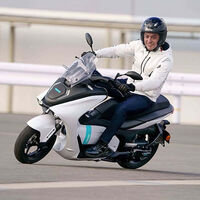 Yamaha ya tiene preparado el E01, el deportivo scooter eléctrico de 125 que presentará este 2023