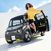 Opel viste al Citroën Ami con traje alemán y lanza el Opel Rocks-e: un 'no coche' eléctrico de hasta 75 km de autonomía