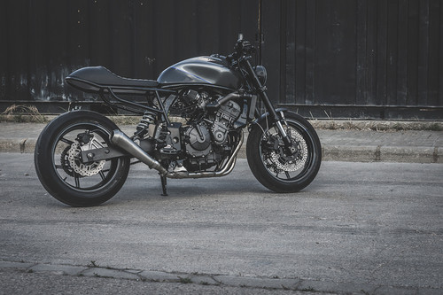 Cuando las ganas de cumplir un sueño te invaden, nacen cosas como esta Honda CBF600 de Octane Motorcycles