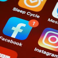 Los exmoderadores de Instagram en Barcelona piden 150.000 euros a Meta por daños psicológicos tras ver lo peor de internet
