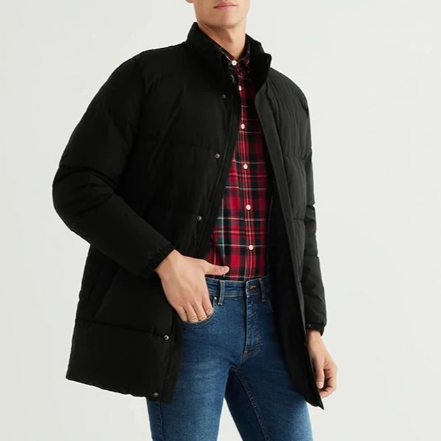 Parka acolchada de hombre con bolsillos laterales
