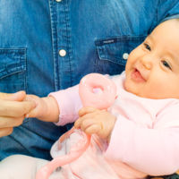 BabyCord, un juguete que imita la forma del cordón umbilical, ¿lo comprarías?