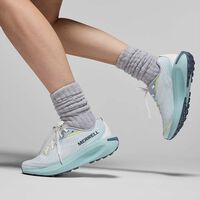 Las zapatillas Merrell que hacen sombra a las Salomon, ahora más baratas que nunca: de 110 a menos de 55 euros 