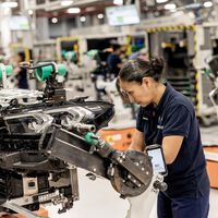 México quiere 70 mil millones de pesos y sabe dónde buscarlos: 50% de aranceles a carros chinos 