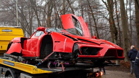 Ferrari Enzo Chocado5