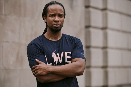 Ralph Lauren tiñe de rosa una colección de camisetas para sumarse a la lucha contra el cáncer de mama