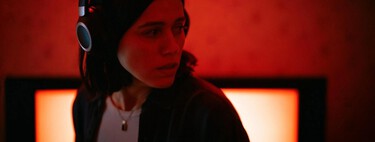 Prometía ser una de las películas de terror del año, pero ‘Undertone: Frecuencia maldita’ tiene más de podcast corriente que terror inmersivo 