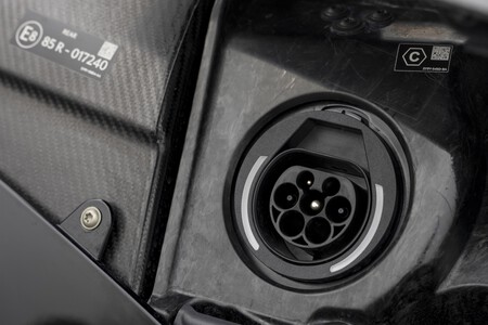 Aston Martin Valhalla