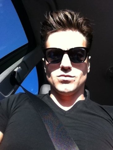 David Bustamante: de OT a twitter y de twitter a... ¿Matrix? Pues ya tiene a Trinity