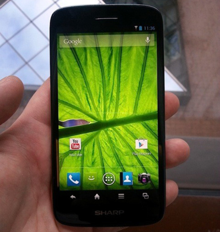 Así es el Sharp Aquos SH930W, otro teléfono con pantalla Full HD