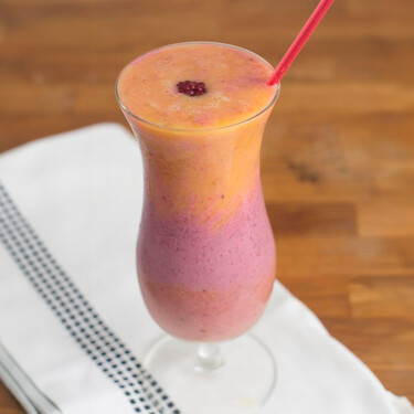 Smoothie sunrise: receta del exquisito batido de frutos rojos y mango 