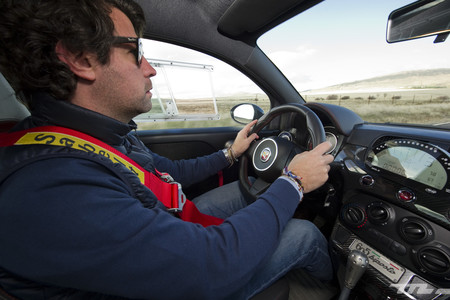 Abarth 695 Biposto Bmw M2 Motorpasion 33