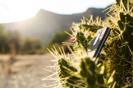 El Moto Z Force frente a sus rivales: un tú a tú entre los más resistentes