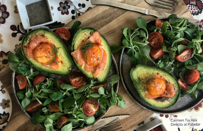 Aguacates Rellenos De Salmon Y Huevo Portada