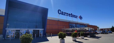 Carrefour liquida este conjunto de mesa y sillones para balcón o terraza y te regala un cupón de casi 30 euros 