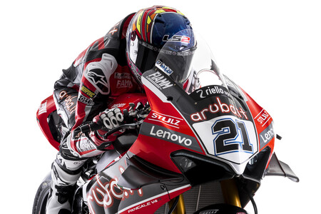 Esta es la Ducati Panigale V4 R y todo el equipo con el que Ducati quiere recuperar el mundial de Superbikes