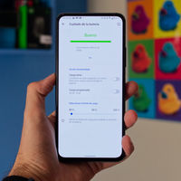 Una de las mejores funciones del coche eléctrico llega a los móviles: limitar la carga máxima para alargar la vida de la batería 
