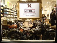 Cosas de Nueva York: un "museo de motos" en una farmacia