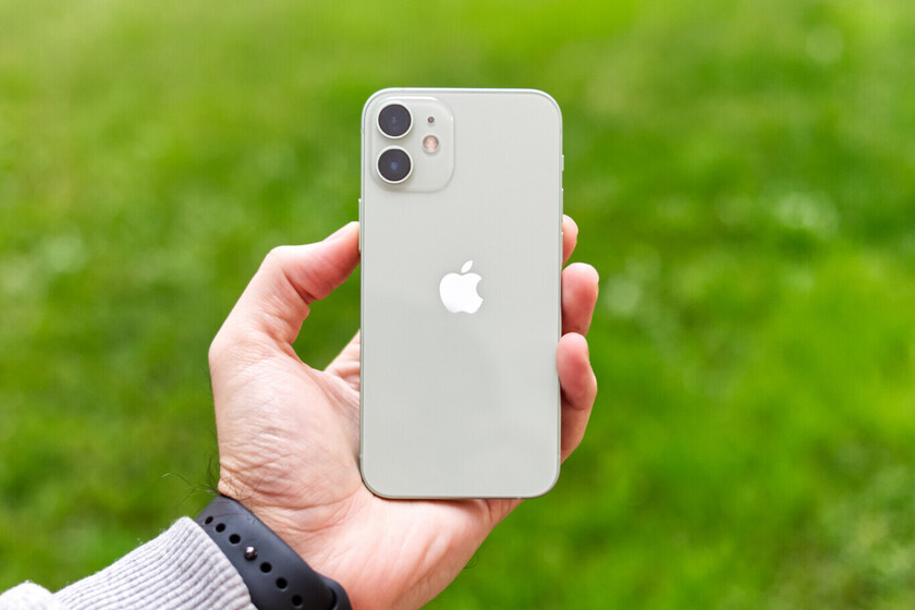 https://www.compradiccion.com/moviles-y-smartphones/outlet-mediamarkt-esta-liquidando-iphone-12-mini-al-precio-movil-xiaomi-barato