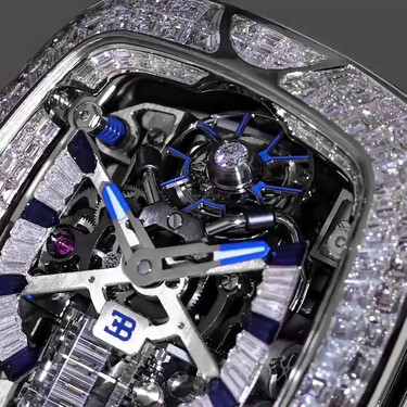 La sorpresa más pequeña de Bugatti: un motor V16 en miniatura late en el corazón de este reloj, adornado con diamantes y rubíes