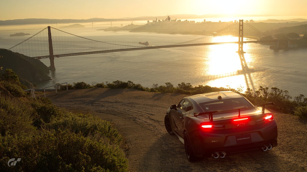 Un atardecer, San Francisco, el Golden Gate... y un coche como excusa Un atardecer, San Francisco, el Golden Gate... y un coche como excusa