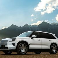 Un conductor chino se compró un SUV eléctrico para viajar a Europa. Todo iba bien hasta que llegó a la frontera 