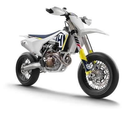 ¡Diversión masiva! La Husqvarna FS 450 Supermoto se renueva para 2018