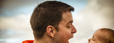 Los pediatras recomiendan que los papás pasen tiempo con sus hijos porque su manera de tratarlos es diferente a la de las mamás