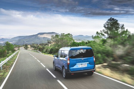 Tourneo Courier Desert Island Blue 008