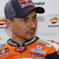 Jorge Lorenzo ha sido declarado no apto para correr en el GP de los Países Bajos con una vértebra rota