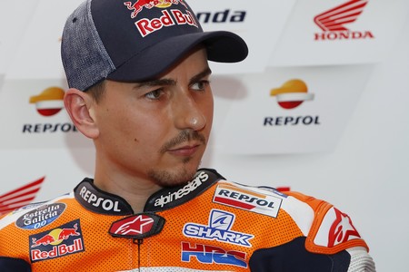 Jorge Lorenzo ha sido declarado no apto para correr en el GP de los Países Bajos con una vértebra rota