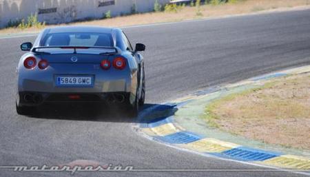 Nissan GT-R