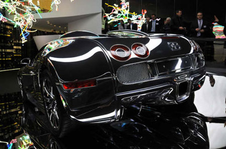 Bugatti Veyron con acabado espejo