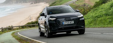 Probamos el nuevo Audi Q4 e-tron: el coche eléctrico más barato de Audi es absolutamente cómodo y puedes enchufar una bici, pero podría mejorar en algo fundamental  