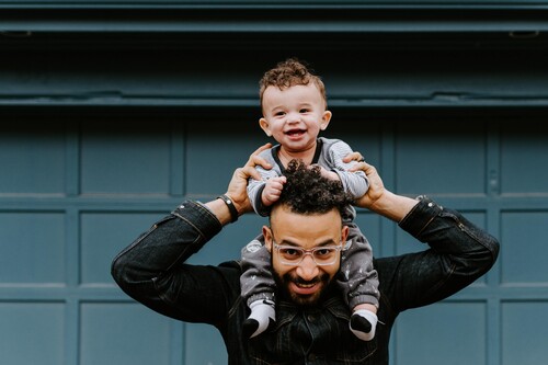 Día del Padre: los regalos de moda perfectos para aprovechar las segundas rebajas en El Corte Inglés, Levi's o Pedro del Hierro