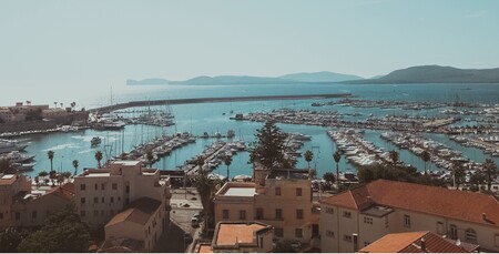 Coches eléctricos y puertos libres de gasoil: así quieren convertir a Cerdeña en la región más sostenible del Mediterráneo