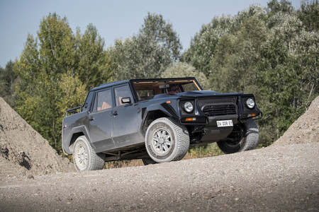 Lamborghini LM002