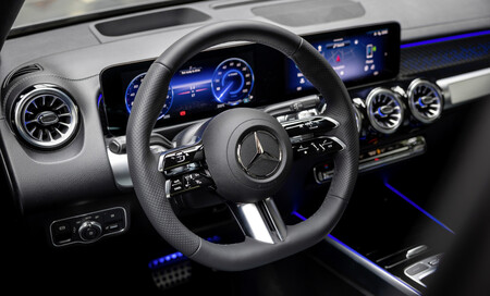 Mercedes-Benz EQA 2024