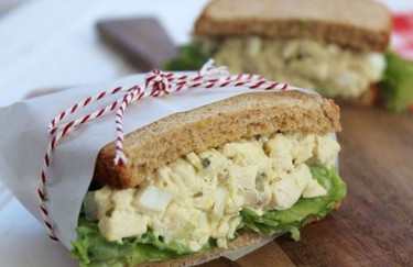 Receta de verano: Pon pollo al bocadillo más simple y rico del mundo