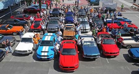 Más de 750 Mustangs para celebrar el 50 aniversario del Ford Mustang