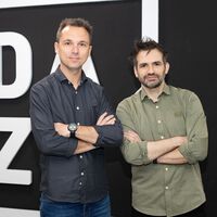 DAZN ya tiene sustituto para Ernest Riveras como narrador de MotoGP, y le acompañará Pol Espargaró desde la pista