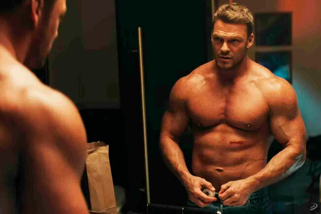 "Arruiné mi cuerpo": Alan Ritchson aumentó 14 kg y necesitó cirugía para su transformación en Reacher